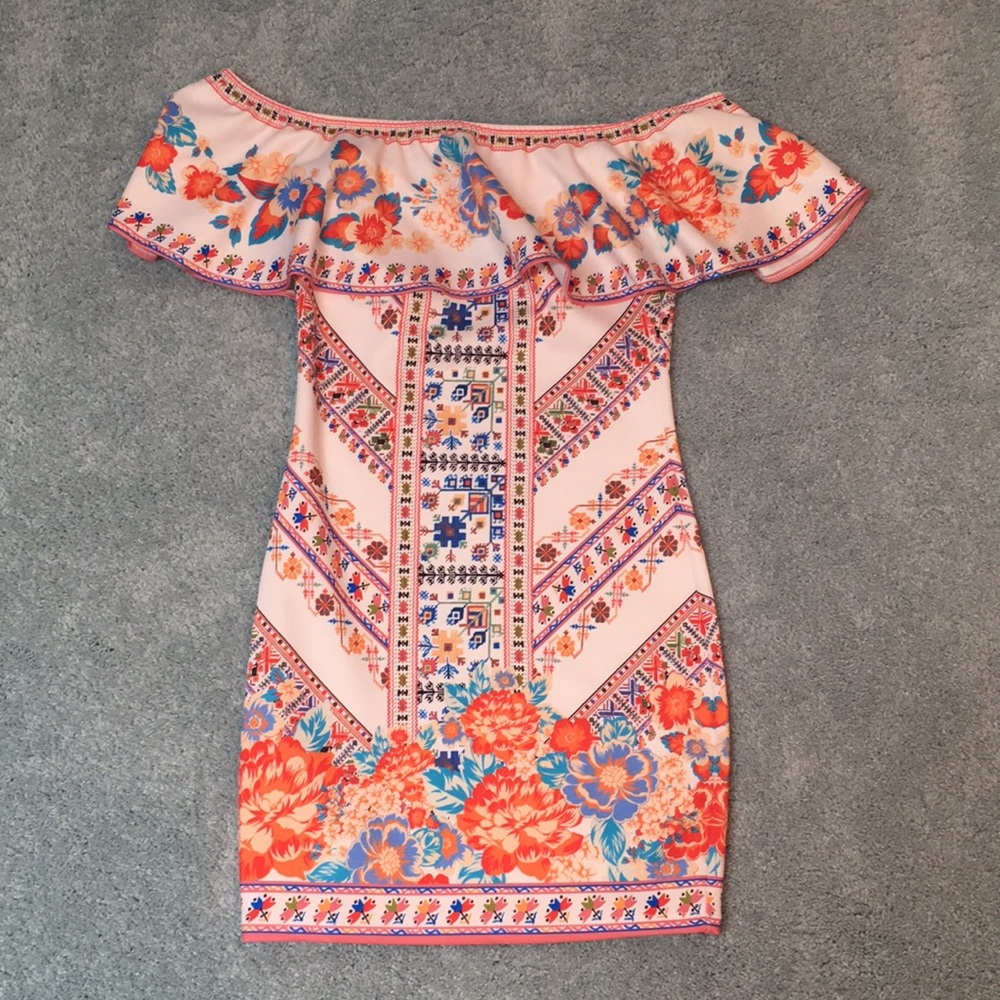 Off-the-shoulder bodycon